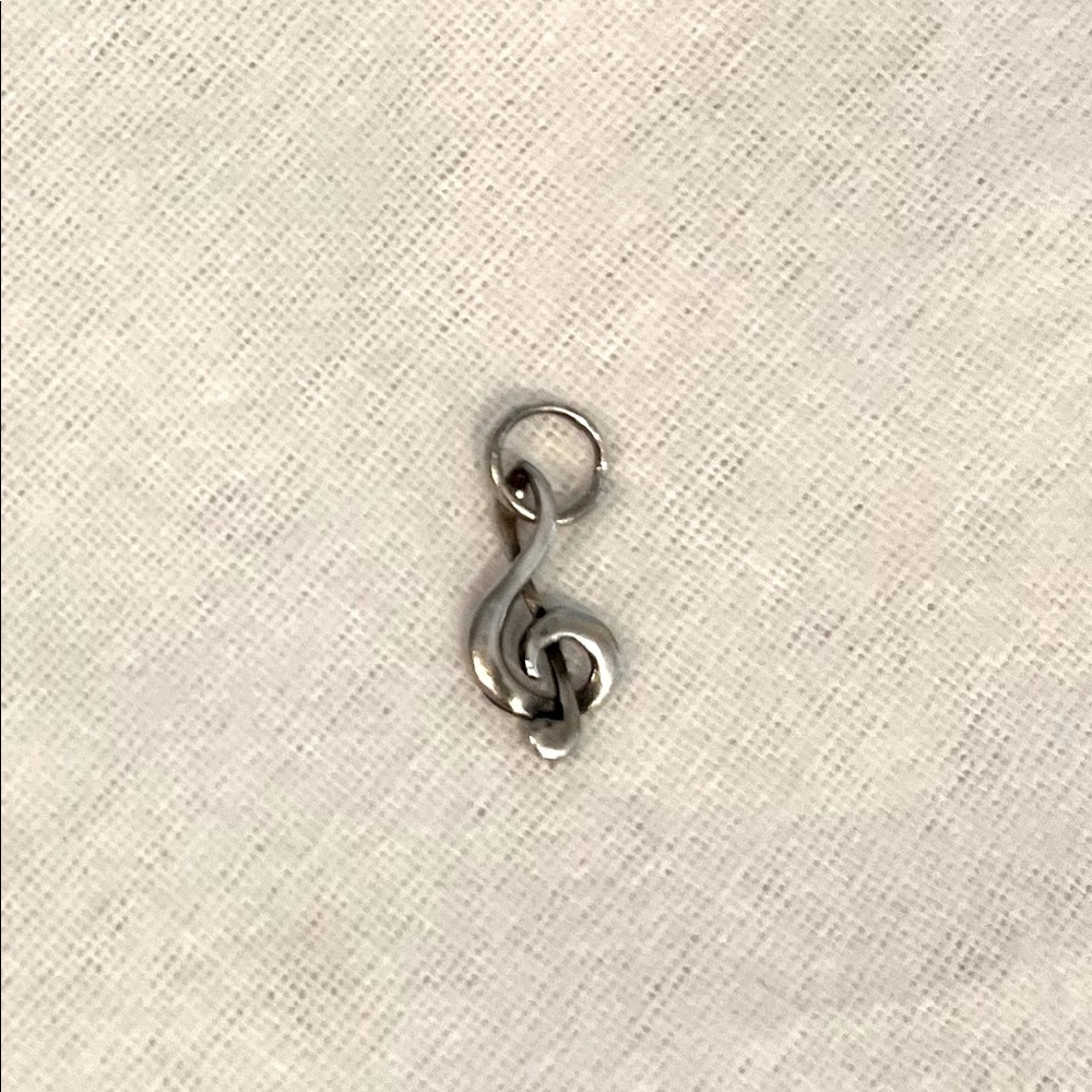 Vintage James Avery Sterling silver treble clef charm